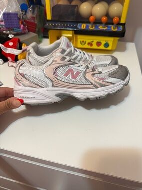 New Balance 530 Kids Light Pink & Gray Athletic Sneakers